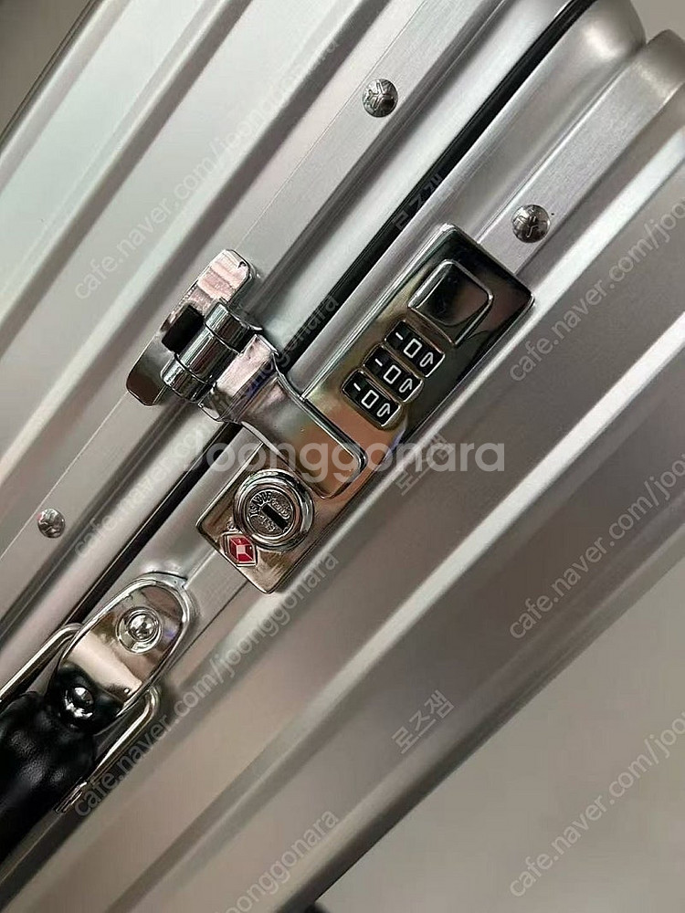 (실사포함 2종)리모와 클래식 알루미늄 캐빈 체크인 캐리어 20 / 26 / 30 인치--3