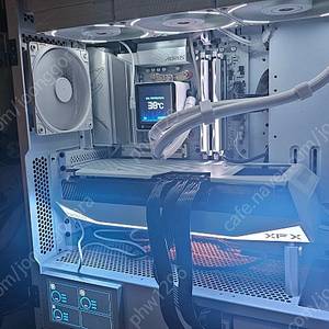 라데온 xfx 9070xt mercury white 팝니다