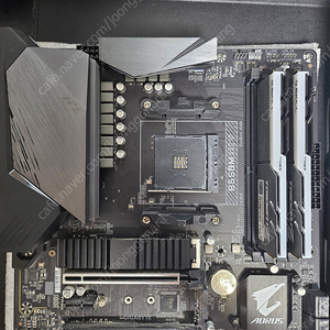 기가바이트 b550m pro-p 메인보드 + 지스킬ddr4메모리 8gb*2 = 16gb 판매합니다.