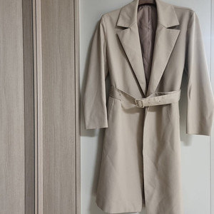 coor 쿠어 베이지 벨트 트렌치 코트