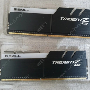 지스킬 G.SKILL DDR4-2666 CL18 TRIDENT Z RGB 16G(8x2) 팝니다 DDR4램