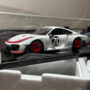 1:18 스파크 포르쉐 935 마티니