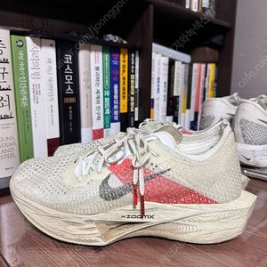 나이키 베이퍼플라이3 킵초게 275사이즈 판매합니다.