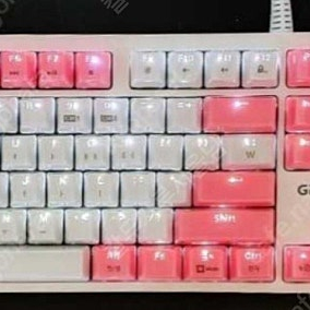 긱스타 화이트 핑크gk802 / 앱코 k663 게이밍 키보드 팝니다