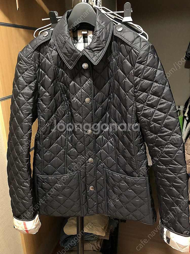 버버리 퀼팅자켓 - 40만원 (정품)--0