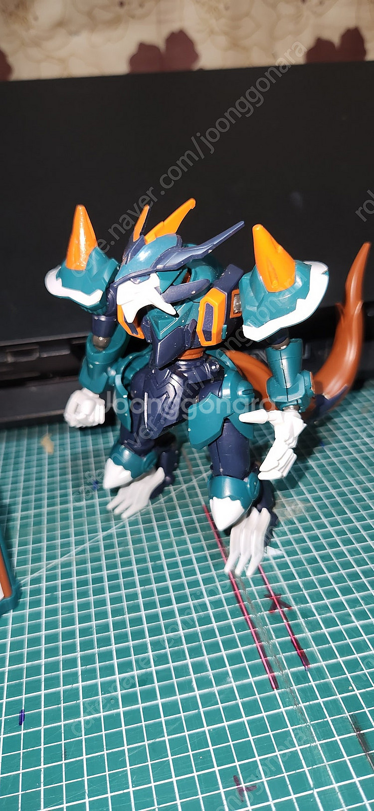 골판지전사 LBX 펜릴 가조립(무기 분실)--0