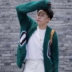 루이비통 그래픽 모헤어 니트 가디건 4L사이즈