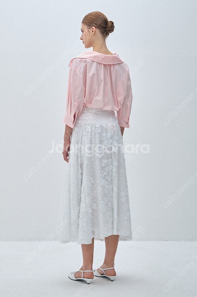 25ss 마인 핀턱 스트랩 칼라 셔츠 55 더캐시미어 타임 랑방--4