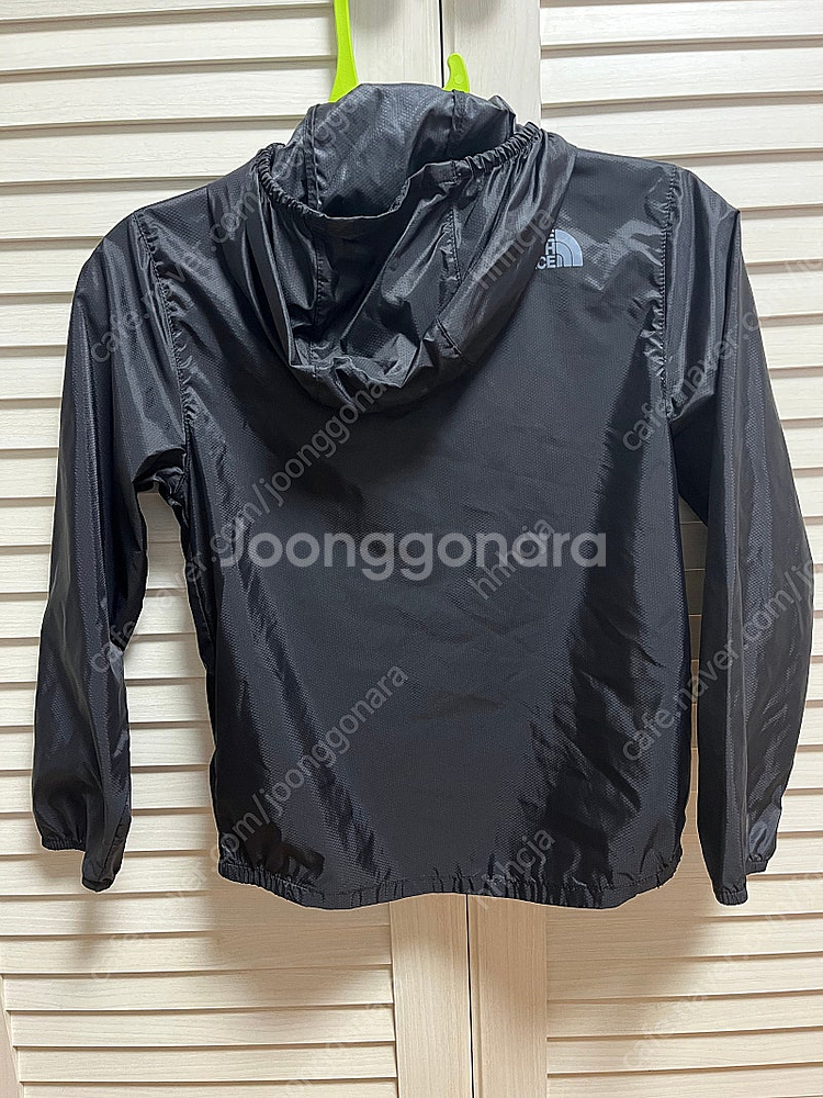 노스페이스 키즈 블랙 바람막이 자켓 120 사이즈--3