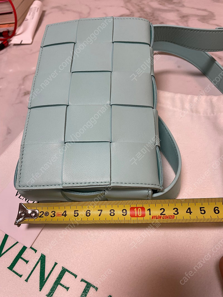 보테가베네타 레더 카세트백 스몰 새상품--5