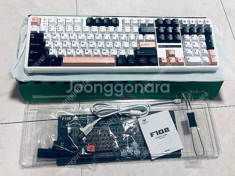 펀키스 정발 F108 세이야축 올리비아화이트 팝니다--0