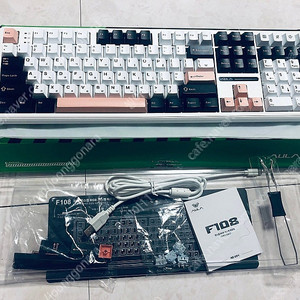 펀키스 정발 F108 세이야축 올리비아화이트 팝니다