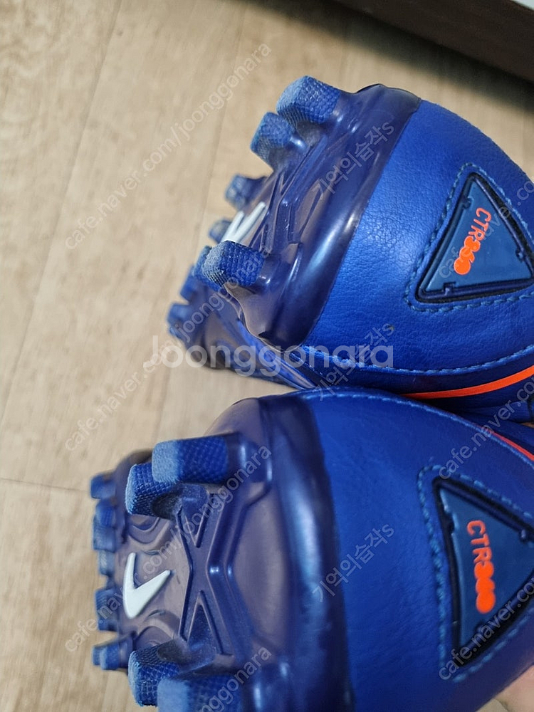 나이키 축구화 CTR360--6