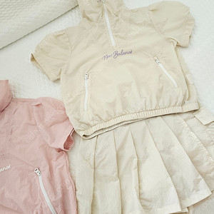 뉴발란스키즈 셋업 아이보리