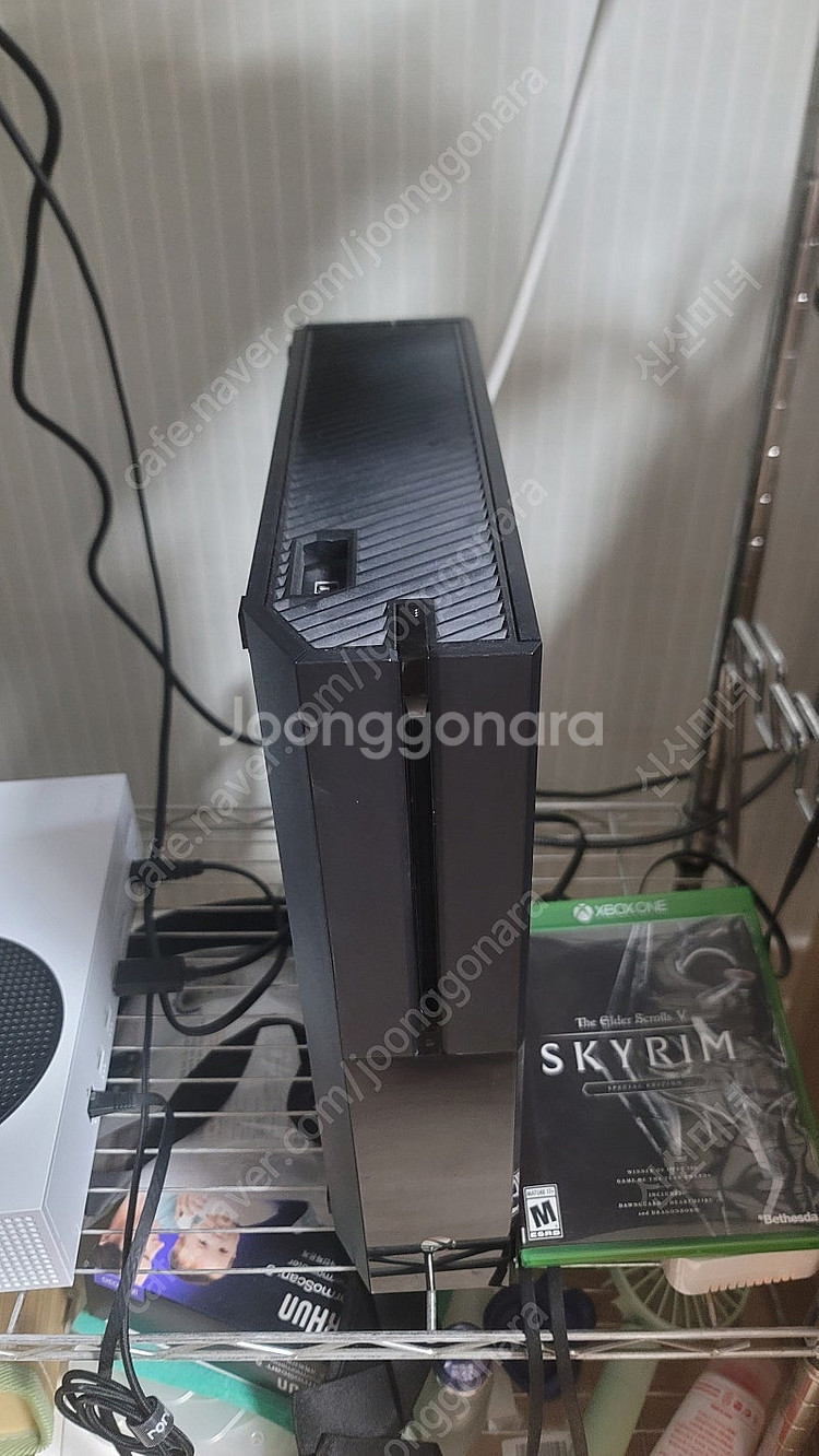 Xbox one ssd교체 게임기 엘더스크롤5 cd포함...--0