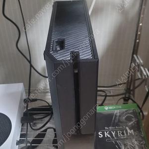 Xbox one ssd교체 게임기 엘더스크롤5 cd포함.