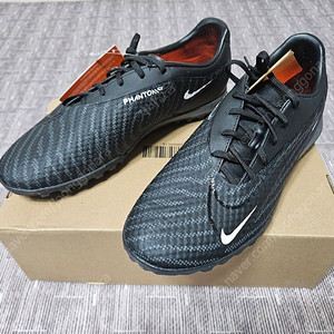 나이키 팬텀 GX 아카데미 TF 팝니다.