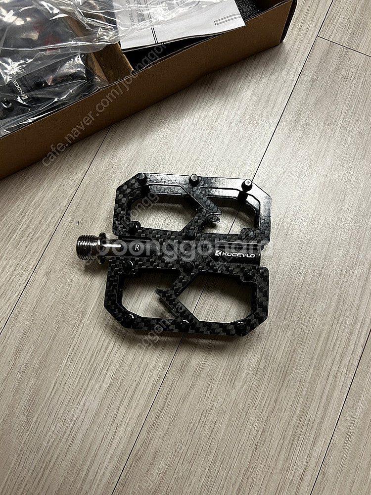 KOCEVLO 탄소 초경량 패달 팝니다--0