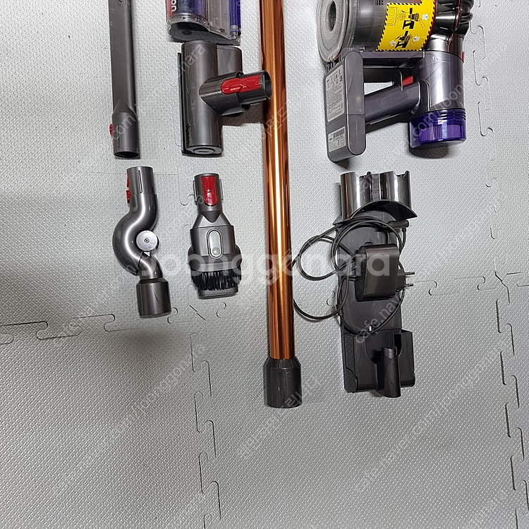 다이슨청소기 v8 k 배터리 40분작동--2