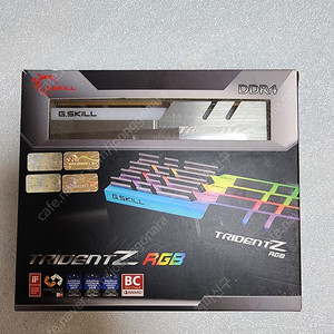 G.SKILL TRIDENT Z RGB DDR4 32GB 쿼드킷 판매합니다. 택배비포함가