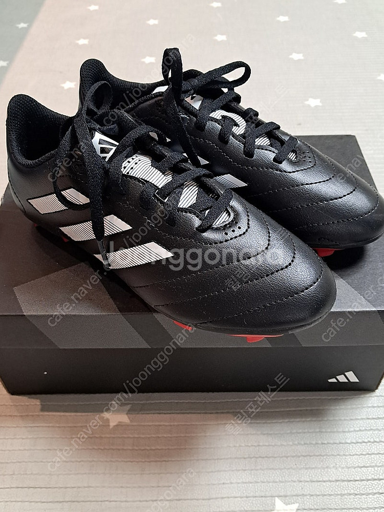 아디다스 축구화(220사이즈)--0