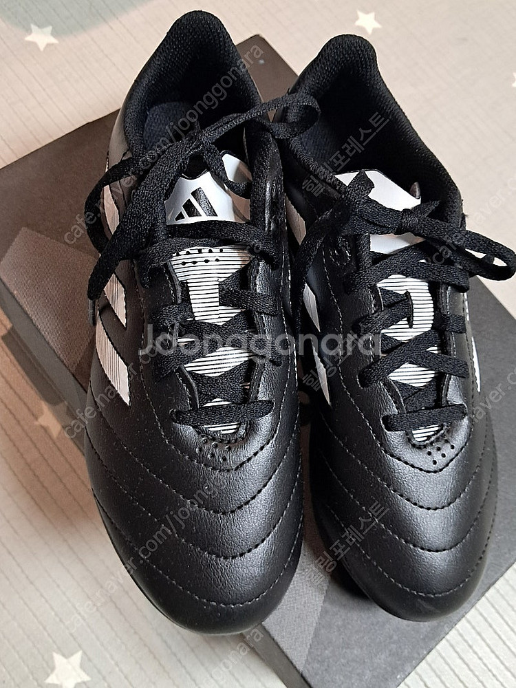 아디다스 축구화(220사이즈)--1