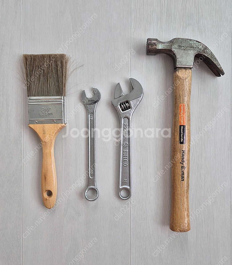 공구 세트(페인트붓, 몽키스패너, 망치)--0