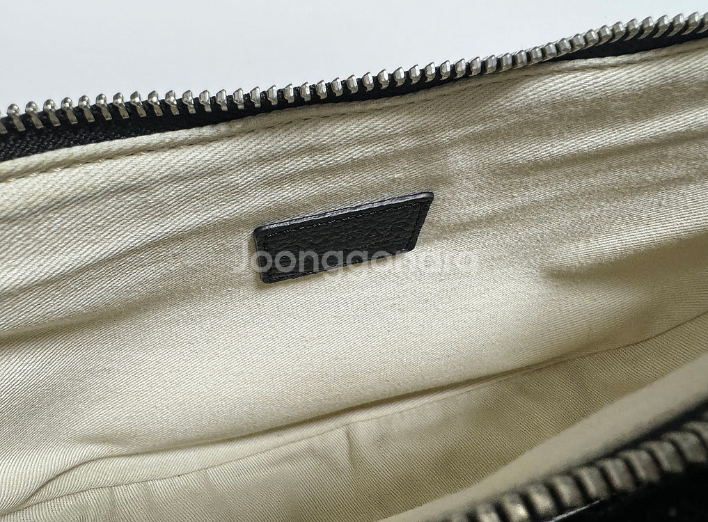 바이파 가방 gib백 gib crocs flat grain leather 가죽 블랙 판매합니다!--5