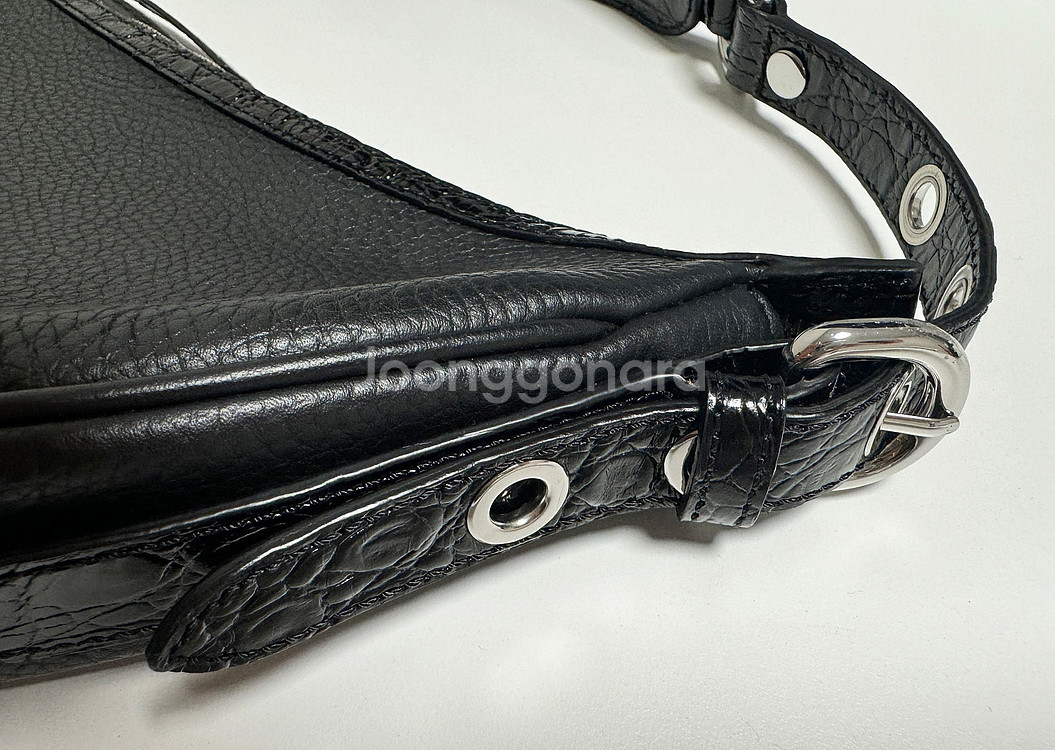 바이파 가방 gib백 gib crocs flat grain leather 가죽 블랙 판매합니다!--9