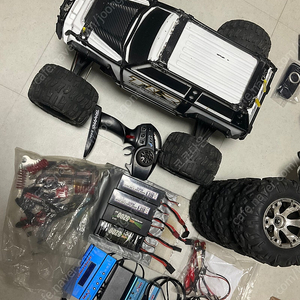 웨건용 트랙사스 서밋 RC카 (경기 고양시 직거래)