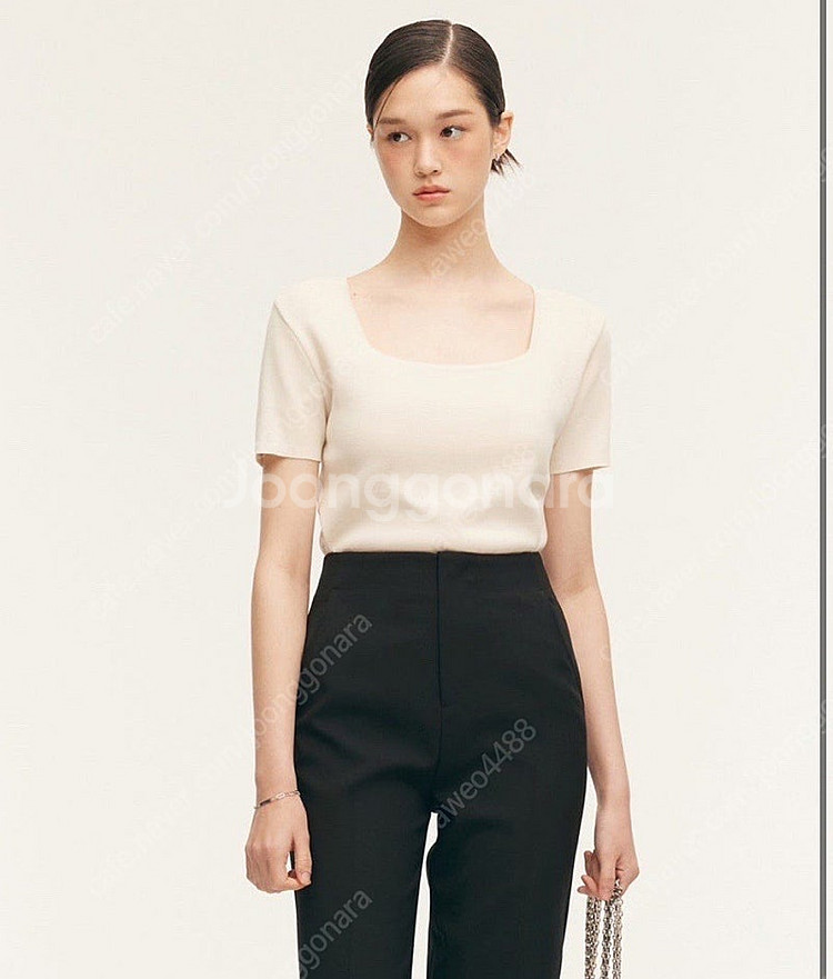 시에 sie 누아스퀘어넥 니트 크림 아이보리 (무배)--0