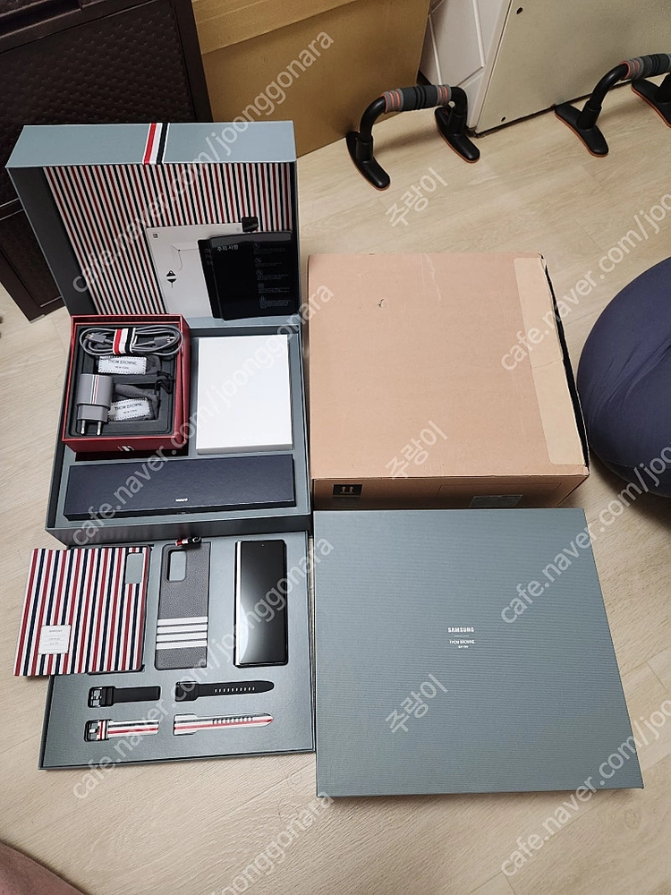 갤럭시 Z폴드2 톰브라운 에디션 풀박스 저렴하게 팝니다 이미지