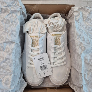 (새제품)리복 베를린 FVS BD1859 260