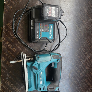 마끼다 전동직쏘.디월드 전동 샌딩기 신품급