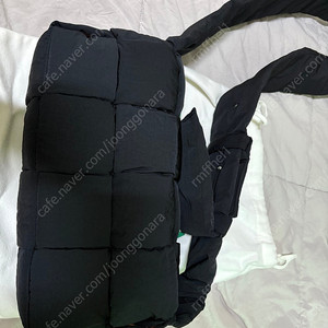 보테가베네타 패디드 패딩 카세트백