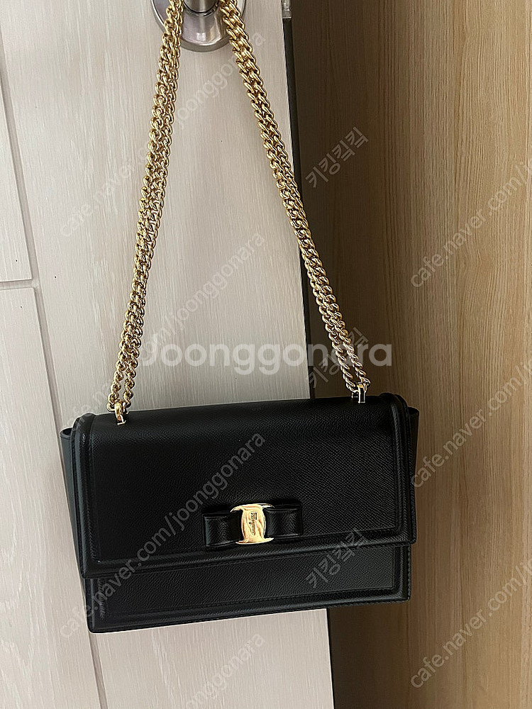 페라가모 지니백--0