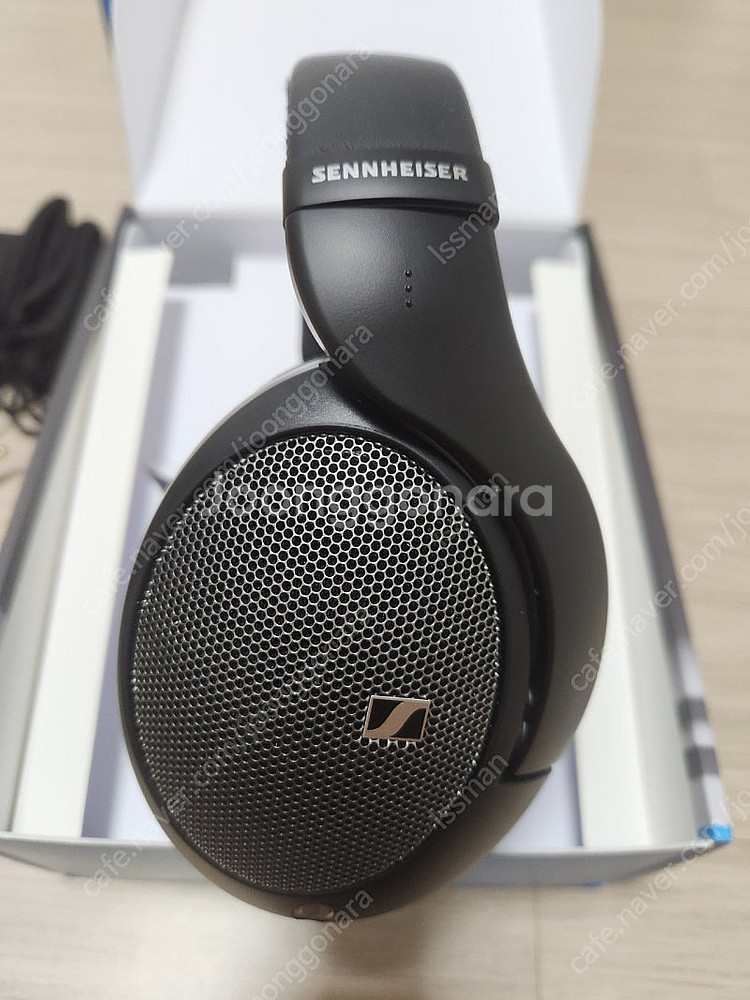젠하이저 HD550 헤드폰--3