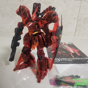 RG 사자비 클리어 컬러 완성품 (건담 프라모델)