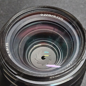 소니 FE 35mm F1.8 렌즈 팝니다.
