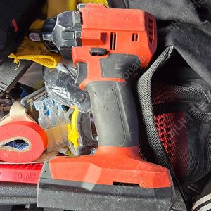 힐티 뉴론 SIW 4AT-22 임팩트 렌치 5.2ah밧데리