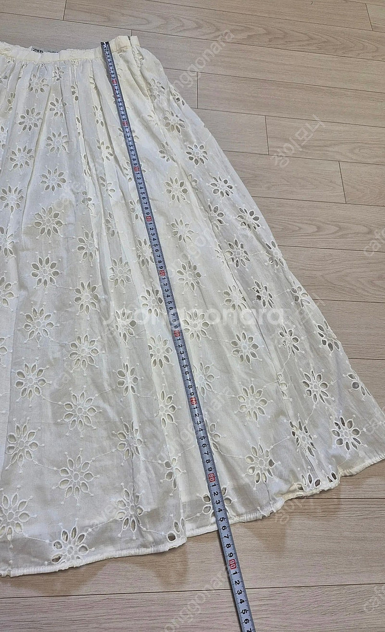 zara 자라 펀칭 자수 스커트--7