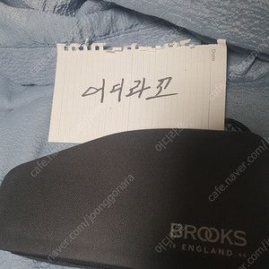 브룩스 스케이프 탑튜브 백 가방 팝니다.