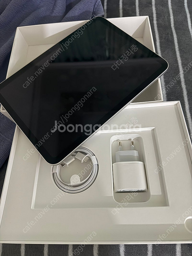 아이패드 10 세대 64GB wifi 모델 팝니다.--0