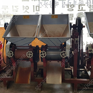 고추분쇄기.반자동대형.세트팝니다.도토리분쇄기세트도팝니다..직접가져가셔야됩니다