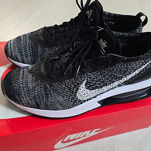 나이키 플라이니트 FLYKNIT 265mm 팝니다.