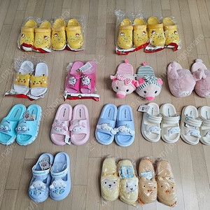 신발(포켓몬, 산리오 등), 장갑, 모자, 귀마개, 제습인형, 운동용품, 블럭/퍼즐 판매합니다. (미사용품)