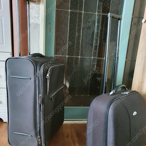 4륜바퀴여행용가방2만원+2륜바퀴여행용가방덤(수원)