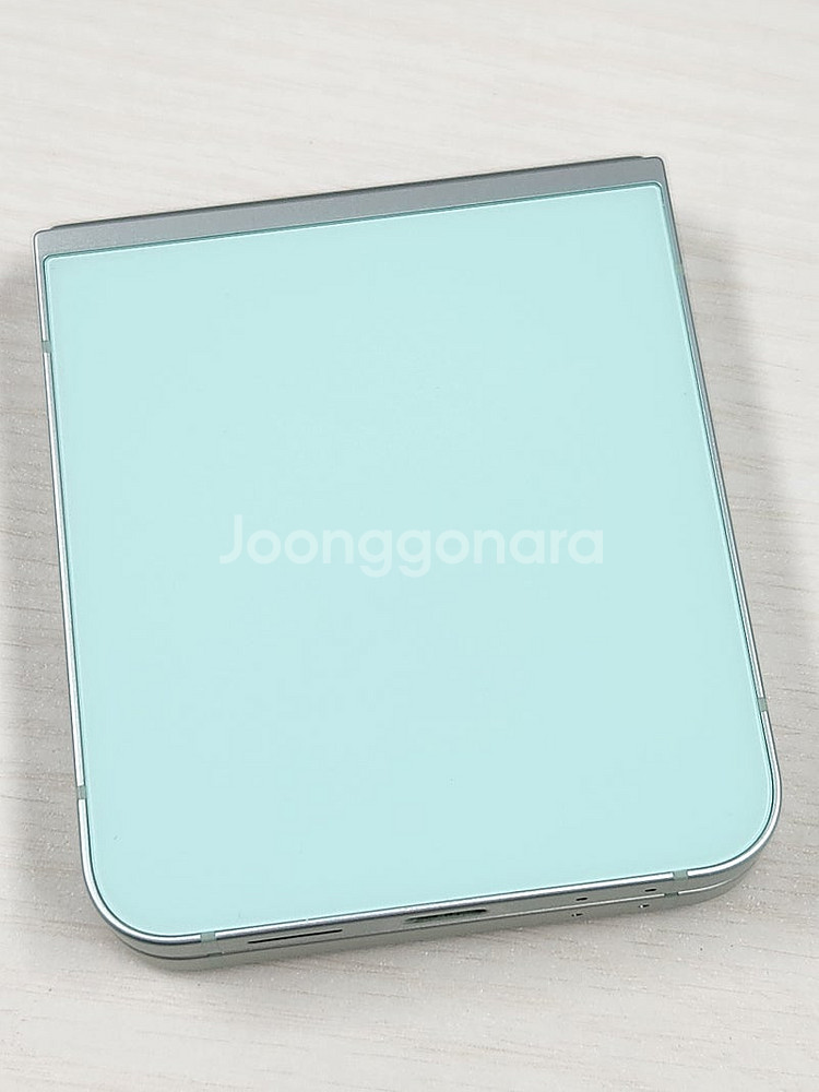 갤럭시Z플립6 민트 256용량 미파손 무잔상 새상품컨디션 깨끗한 단말기 S급 51만 판매해요--2