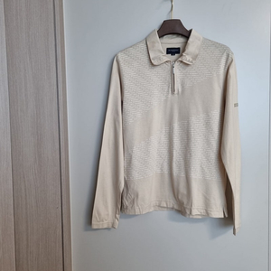 버버리 골프 반집업 티셔츠