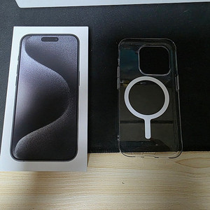개인 아이폰 15 프로 128GB 리퍼 블랙티타늄 미사용